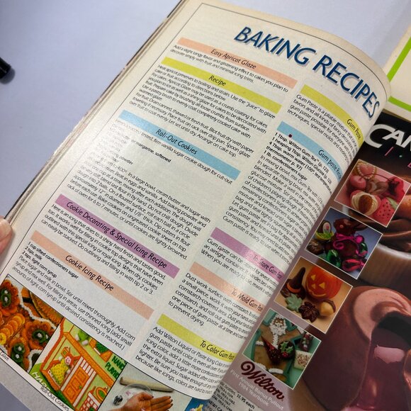 Vintage Lot Wilton Cake Decorating Method Course Yearbook Candy Making Booklet - Picture 6 of 13